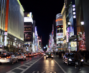 銀座の「クラブ利恵」の立花すみれママが今だに美しい。ホステスに年齢は関係ない。