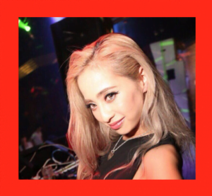 荒木さやかはスタイルが良くて、歯並びもキレイ！弟は何してる人？