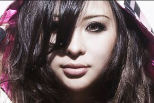 白石乃梨がユニットで起用されたコナンの主題歌と、そのPVで見せた腹筋がかっこいい・・・。