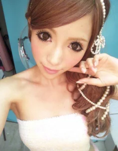 八鍬里美がガリガリになった?八鍬里美のマオやHYDEとの繋がりが「たぬき掲示板」で話題になる。
